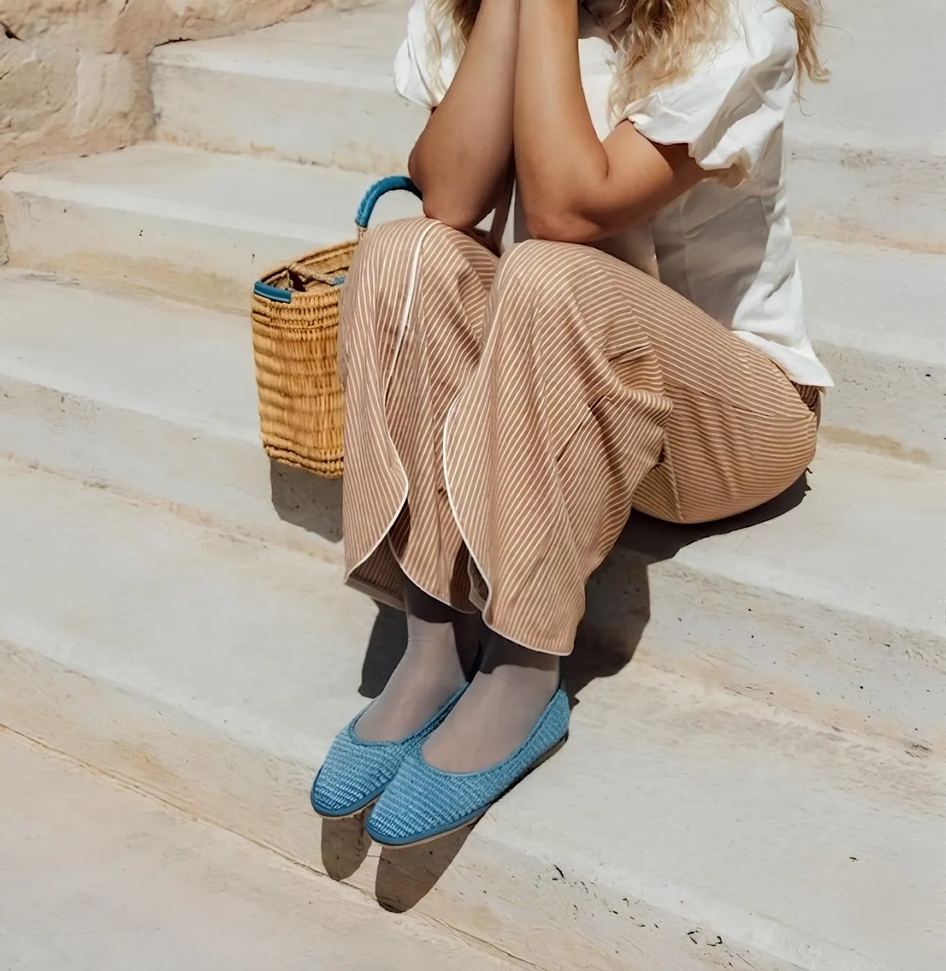 Medias en primavera: cómo combinarlas con bailarinas, mocasines y flats